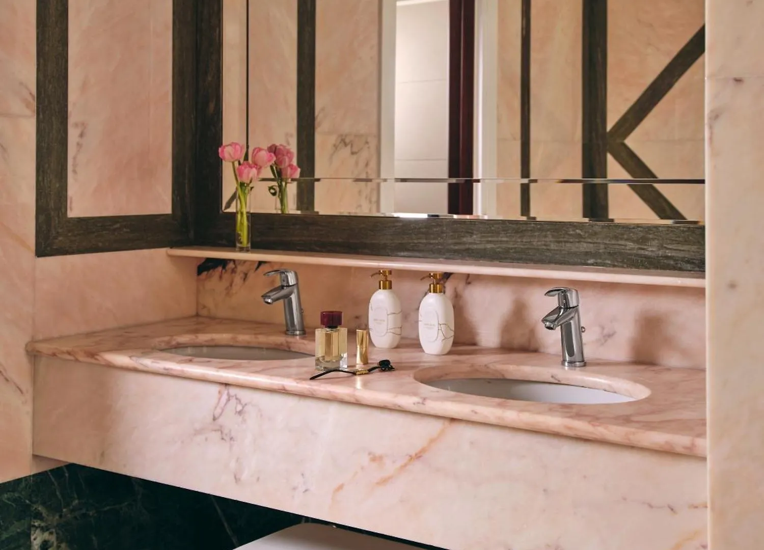 Hotel Principe Di Savoia - Dorchester Collection Milan
